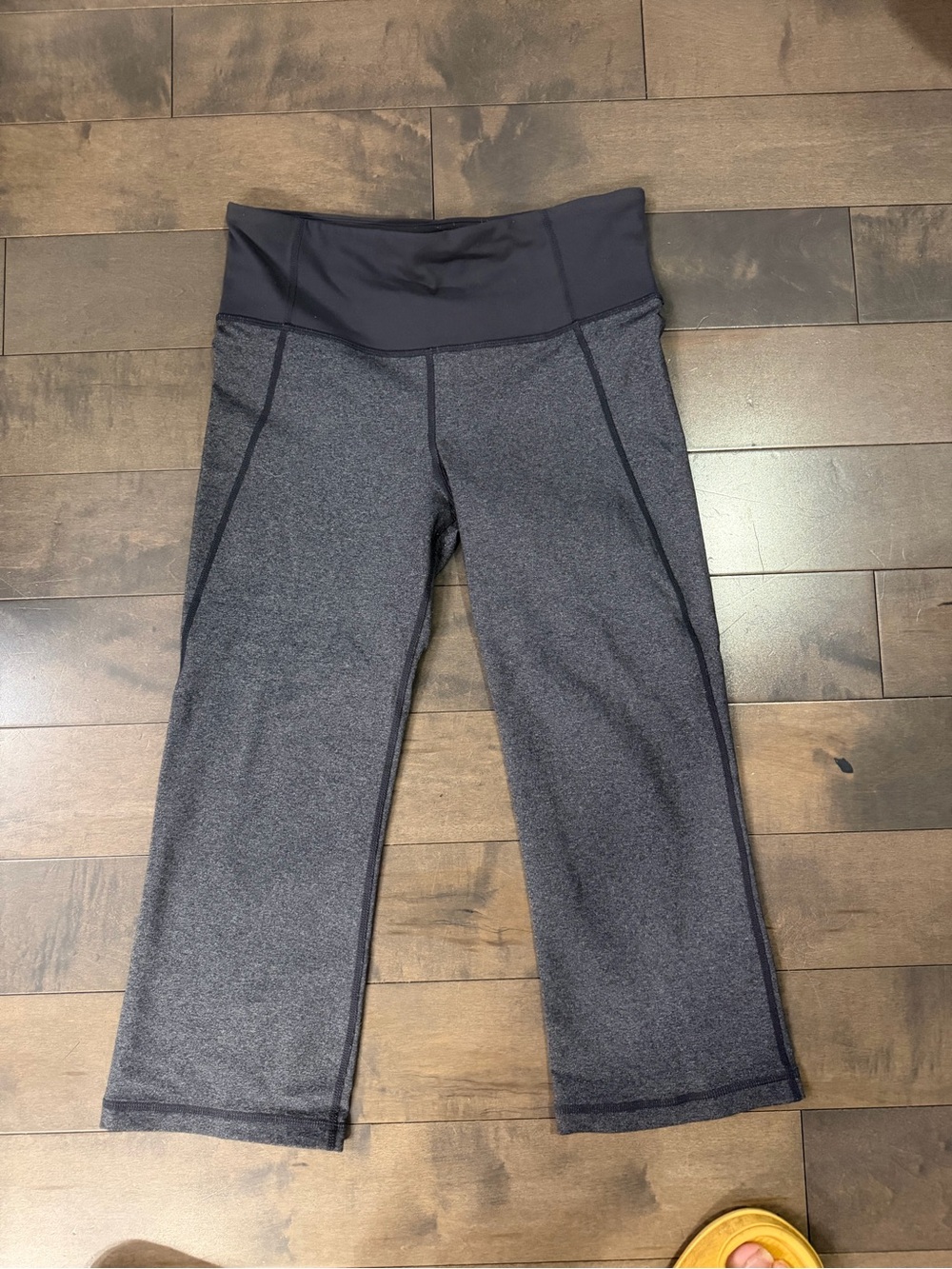 Lululemon Groove Crop Yoga Size 6
